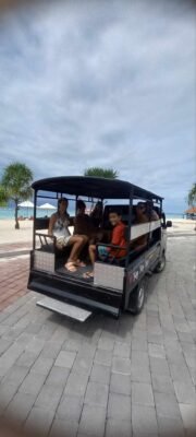 Gede-sarjana-tug-tug-lembongan