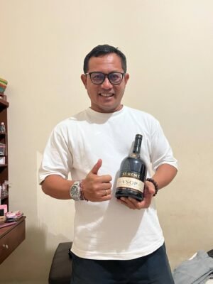 I-wayan-topik-nusa-putra10